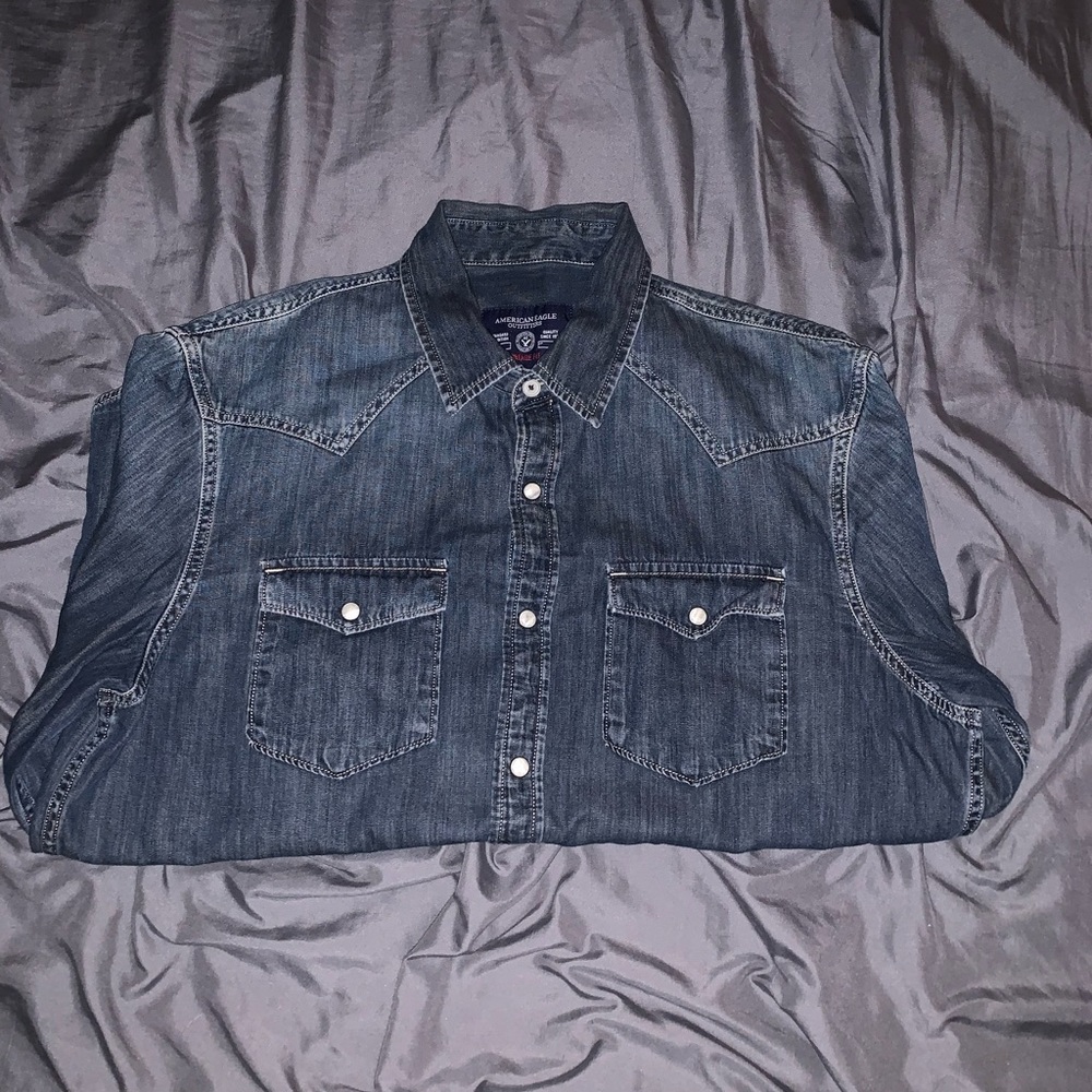 American Eagle outfitters long sleeve button up M vintage fit